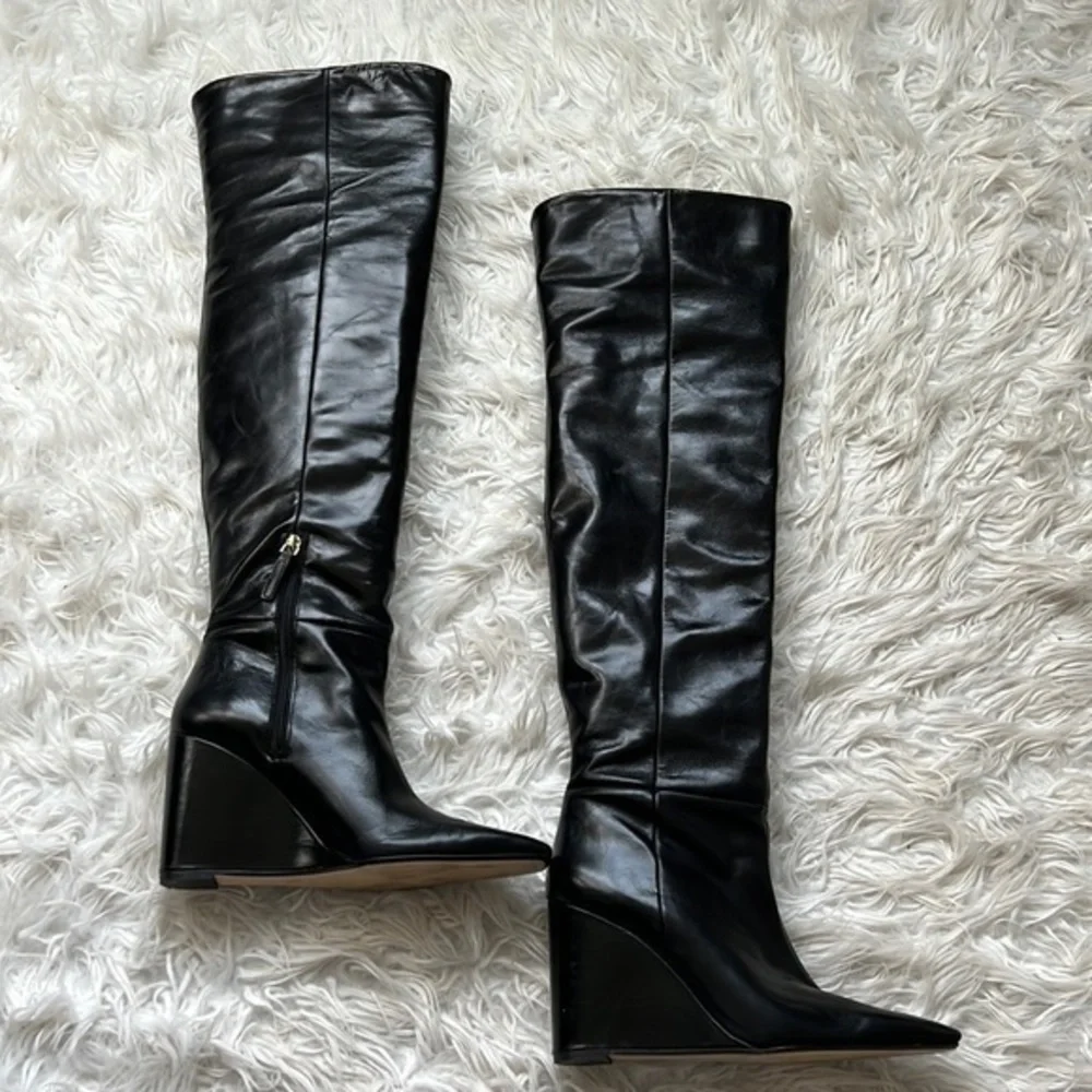 Zara sleek over